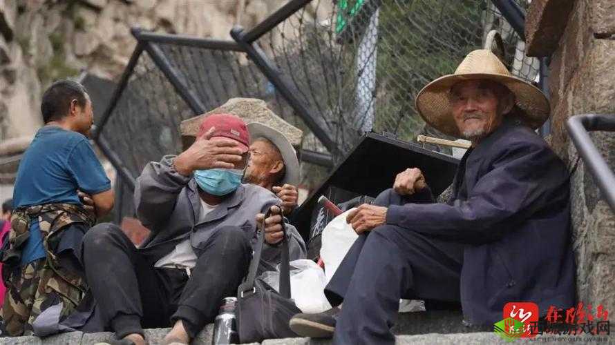 82 岁老人找 20 多岁小伙子:背后故事引人关注