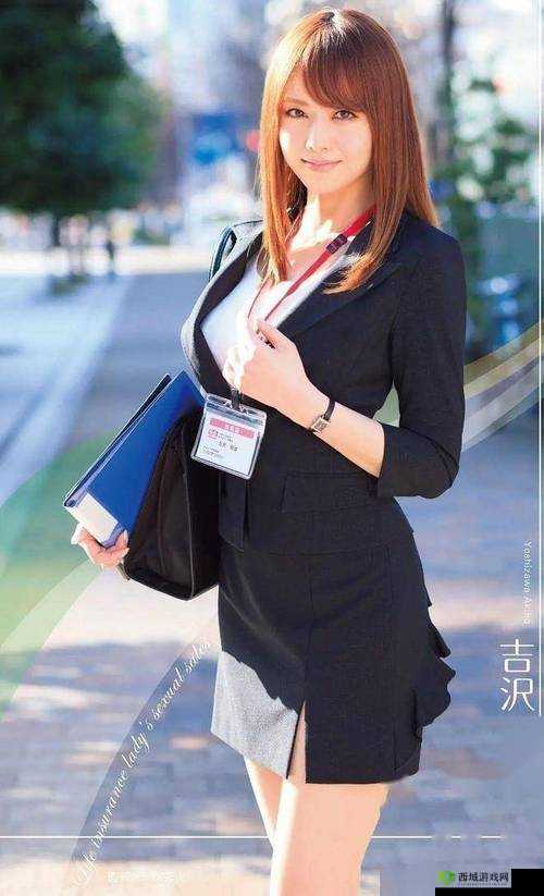 吉泽明步人妻:温柔主妇的秘密生活